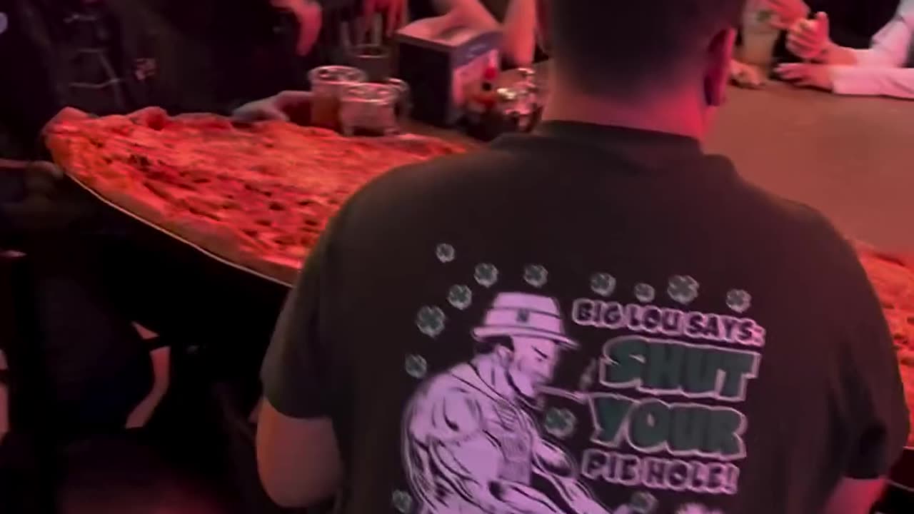 This pizza is huge! 🥰🤣😍🤩😘