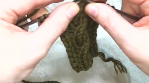 Cross, move 4 x loops from left to right. Knitting lesson for beginners