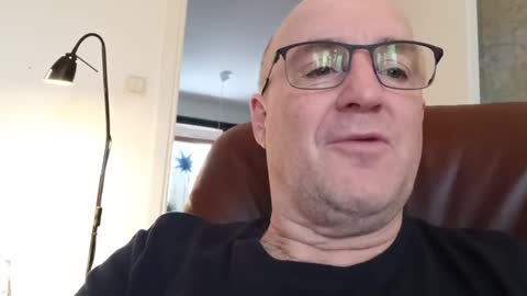 Uppenbarelseboken 9. Femte och sjätte basunen.