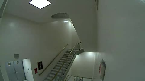 3152RHOB01Stair7_2021-01-05_17h00min03s590ms.mp4