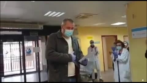 Driver in Spain who brings patients to hospital for Free - gets welcoming surprise