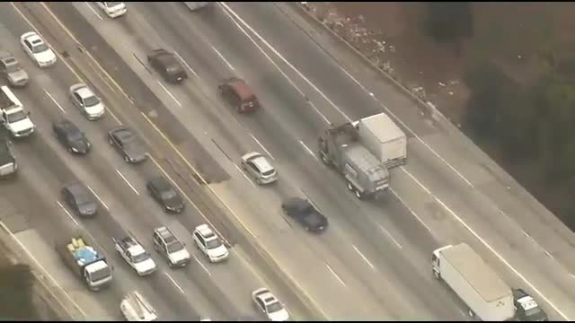 Box Truck Police Pursuit Gets A Bit Crazy...