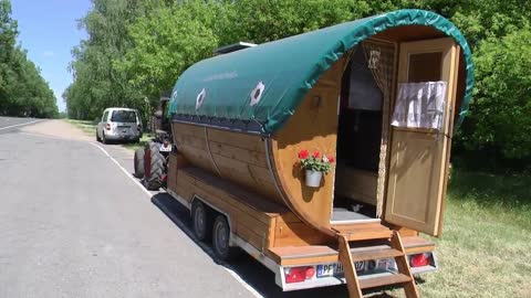 Njemački nogometni fan na Svjetsko prvenstvo u Rusiju odlučio je otići u traktoru