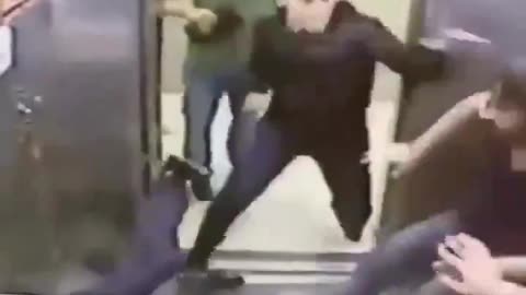 Man Beats Up Three Guys at Once in Elevator…