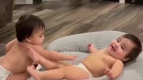 Cute Babies Playing 😍