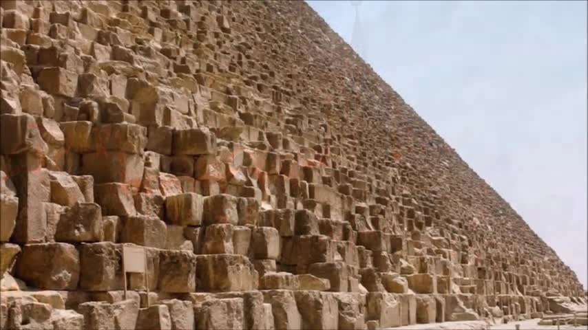 Napoleon slept in the great Pyramid and what he saw changed history 😱