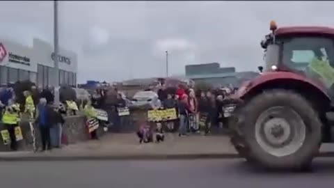 Irish farmers protest government plan