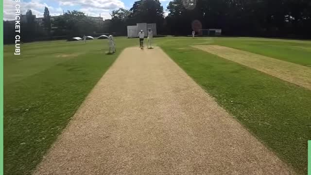This is what it looks like to face a Premier League fast bowler... 😳🏏