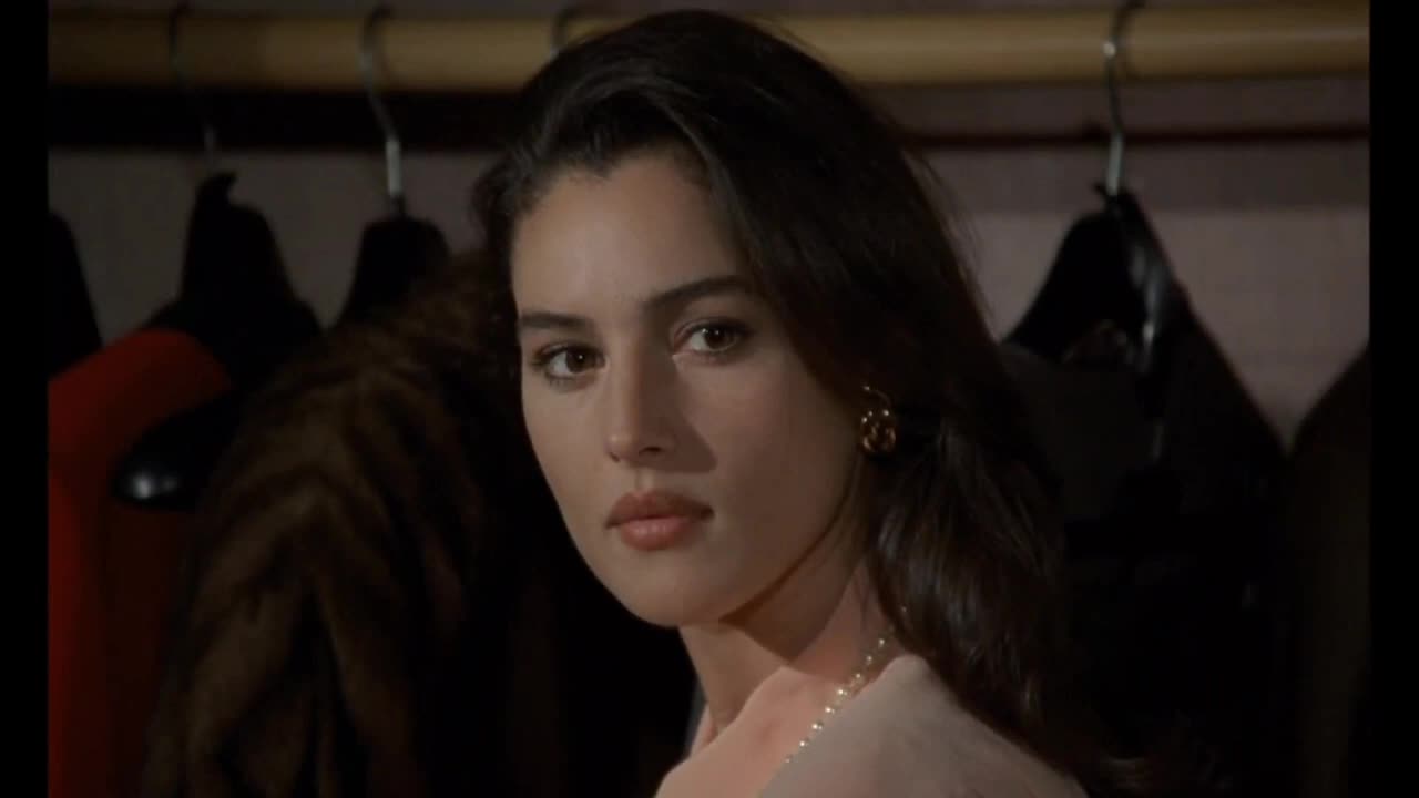 Monica bellucci 🤩Who is the most beautiful women [song : Cheri Cheri Lady]🌹