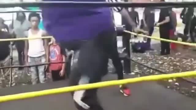 Funny🤣vid: Wrestler gets WWE Smack down on the Streets