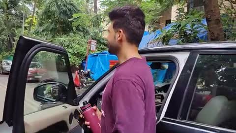 KARAN KUNDRA SPOTTED IN JUHU TODAY