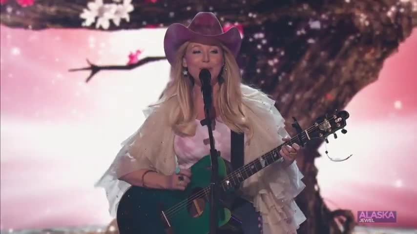 Jewel ferforms the story Live American song contest.