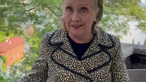 Hillary Describes herself as a Dandelion- What would you Describe her as? 🤣😂