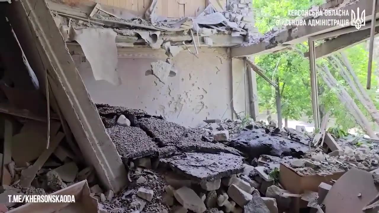In the afternoon, the russian army hit Kherson with a missile