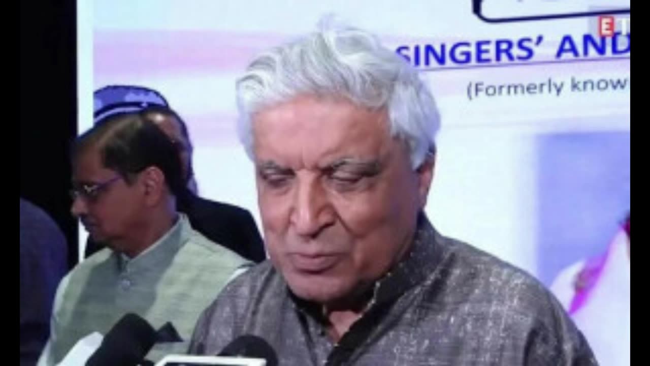 Indian Javed Akhtar getting angry at journalists goes viral