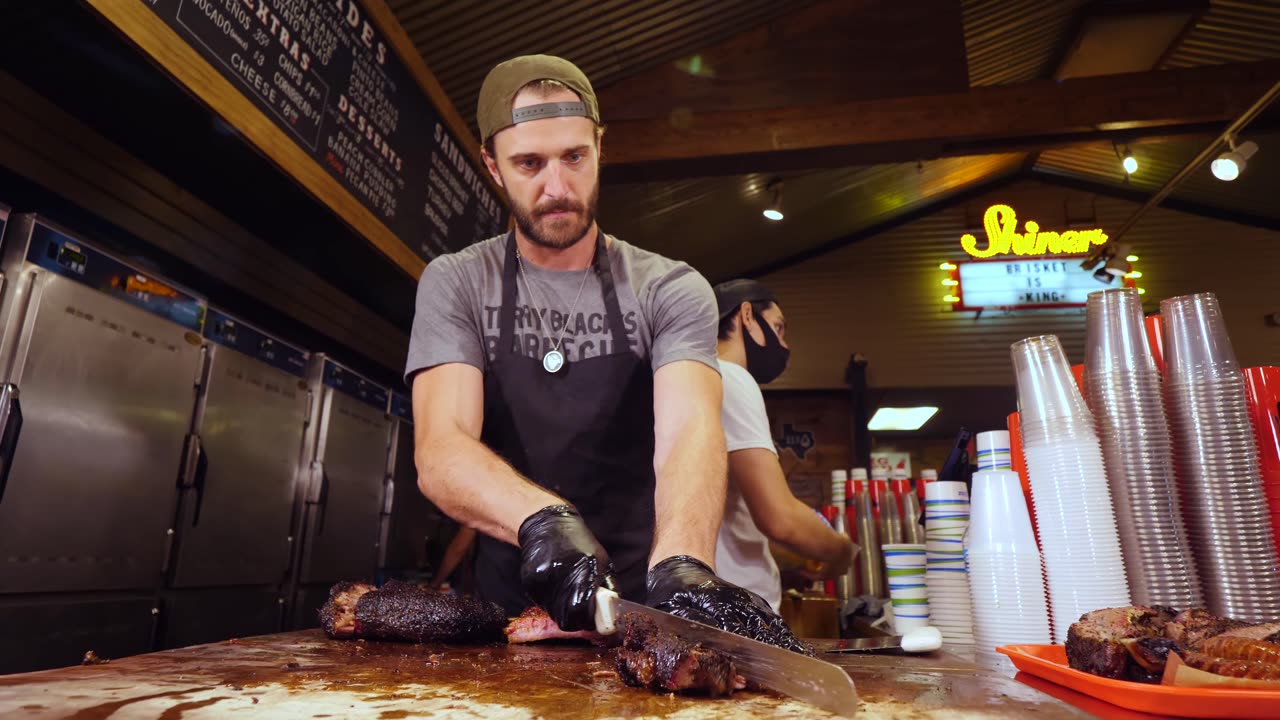 $14 TEXAS BBQ VS $320 TEXAS BBQ!! Vegan's Worst Nightmare!!