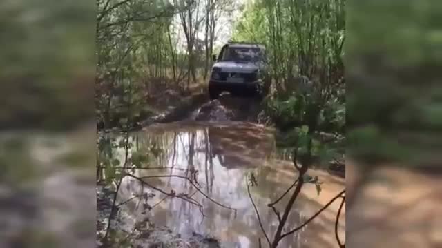 4x4 off road extreme fails 2019 compilation_ Mudding hard hill climb (360p)