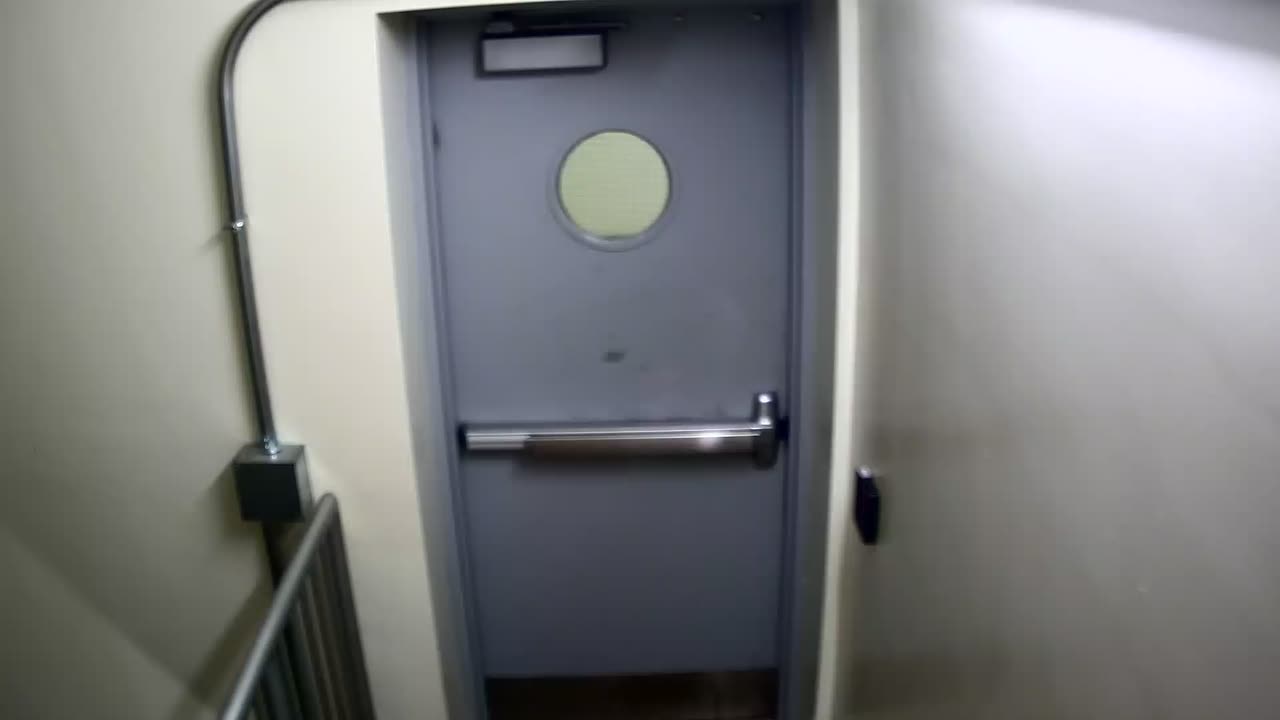 6162RHOBGRRGST2StairwellSide_2021-01-06_04h20min01s437ms.mp4