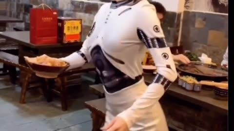 China has now Robotic Waitress ! Unbelievable