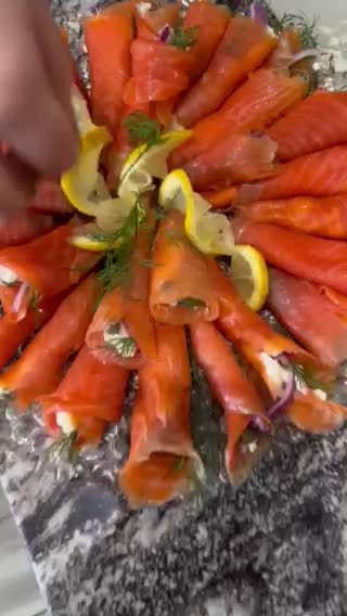 smoked salmon with cream cheese capers and red onion