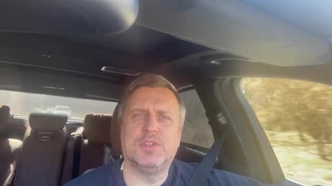 Pani šéfredaktorka novín SME, buďte novinármi, nie politikmi.
