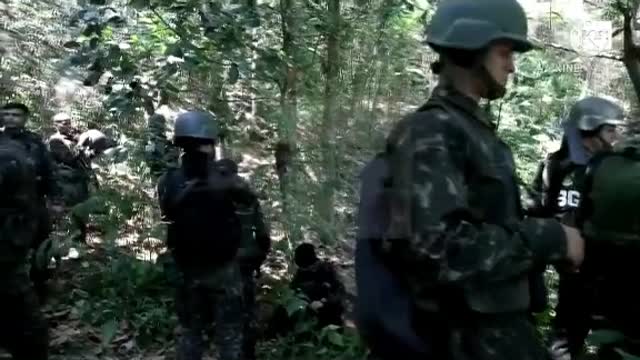 Exército brasileiro invade favela e mata 24 criminosos fortemente armados