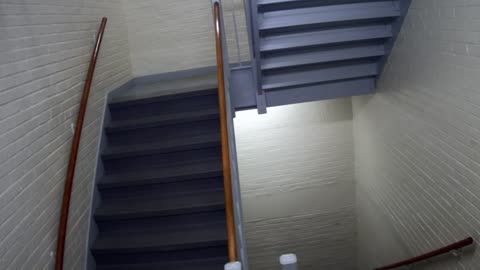 3886FHOB05Stair1_2021-01-06_09h00min01s277ms.mp4