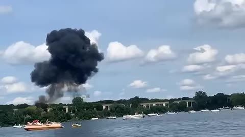 Jet crashes at airshow