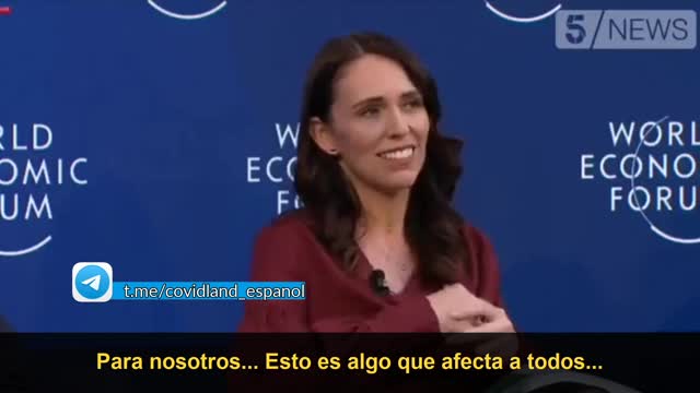 Jacinda Ardern, miembro habla sobre suicidios en Nueva Zelanda en Davos.