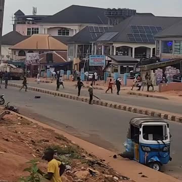 #BreakingNews‌ Gun Shots, Destruction And Choas As Nigeria Army, Police And