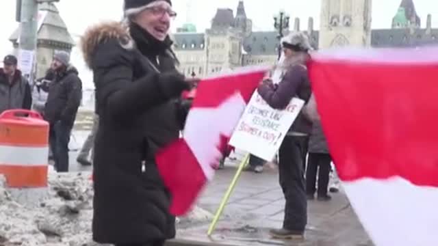 Freedom Convoys and blockades continue protesting across Canada. JustinTrudeau needs to stop being so confrontational and lift the mandates and restrictions now!