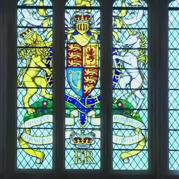 What does he say there 👑😱🙃