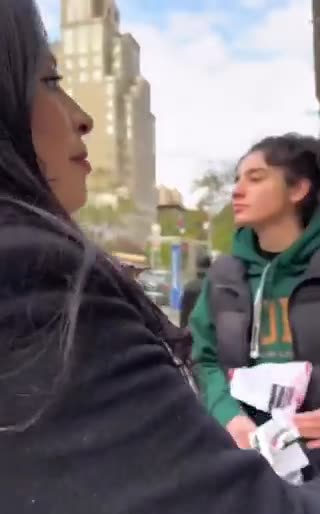 #Hamas Upper West Side, New York: Young anti-Semitic girls