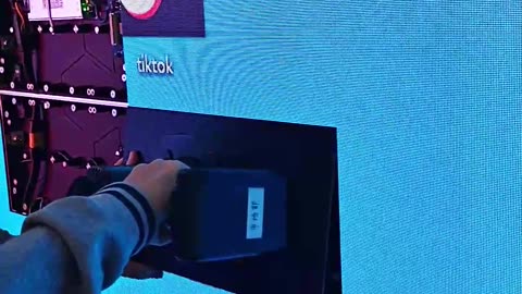 How to replace and install Indoor LED display module?