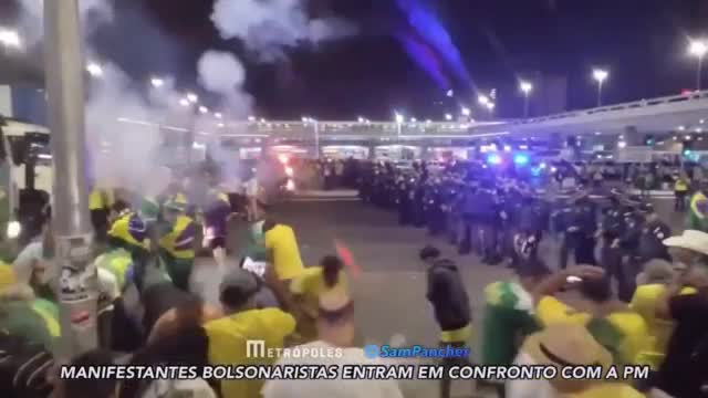 Brasilia: Clashes erupt between Bolsonaro supporters and police before major rally