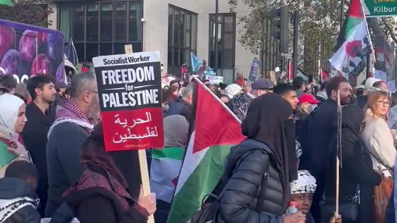 Protesters at London's march “Palestine will be free, from the river to the sea.”