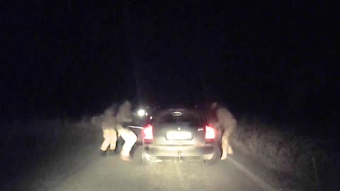 ukranian troups hindering civilians to depart