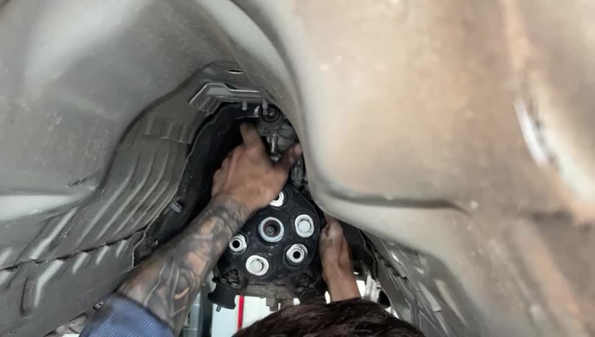 BMW 330D 2007 GEARBOX AND CROSSMEMBER INSTALL