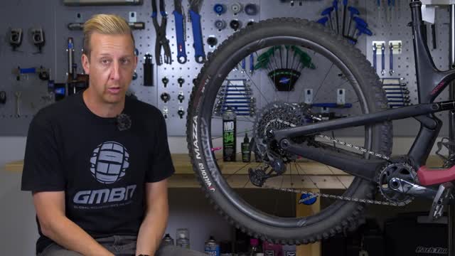 How To Correctly Lubricate A Bike Chain | Mountain Bike Maintenance Skills