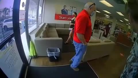 65yr old lady thrown to the floor and arrested in Texas, for not wearing cloth over her airways
