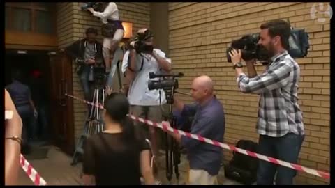 Oscar Pistorius enters court for bail hearing in Pretoria