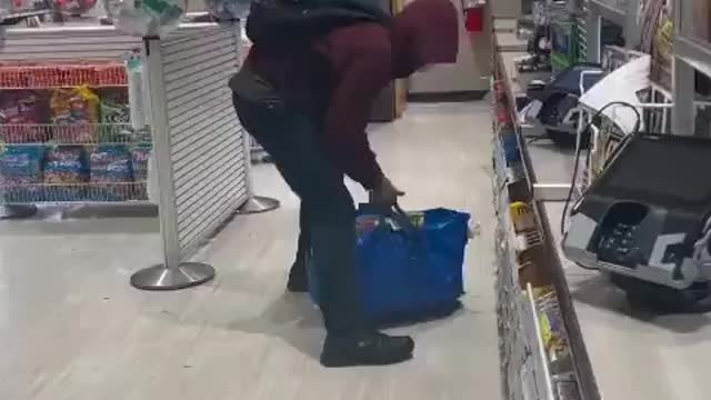 New York Man Clears Out the Candy Isle Without Paying a Thing