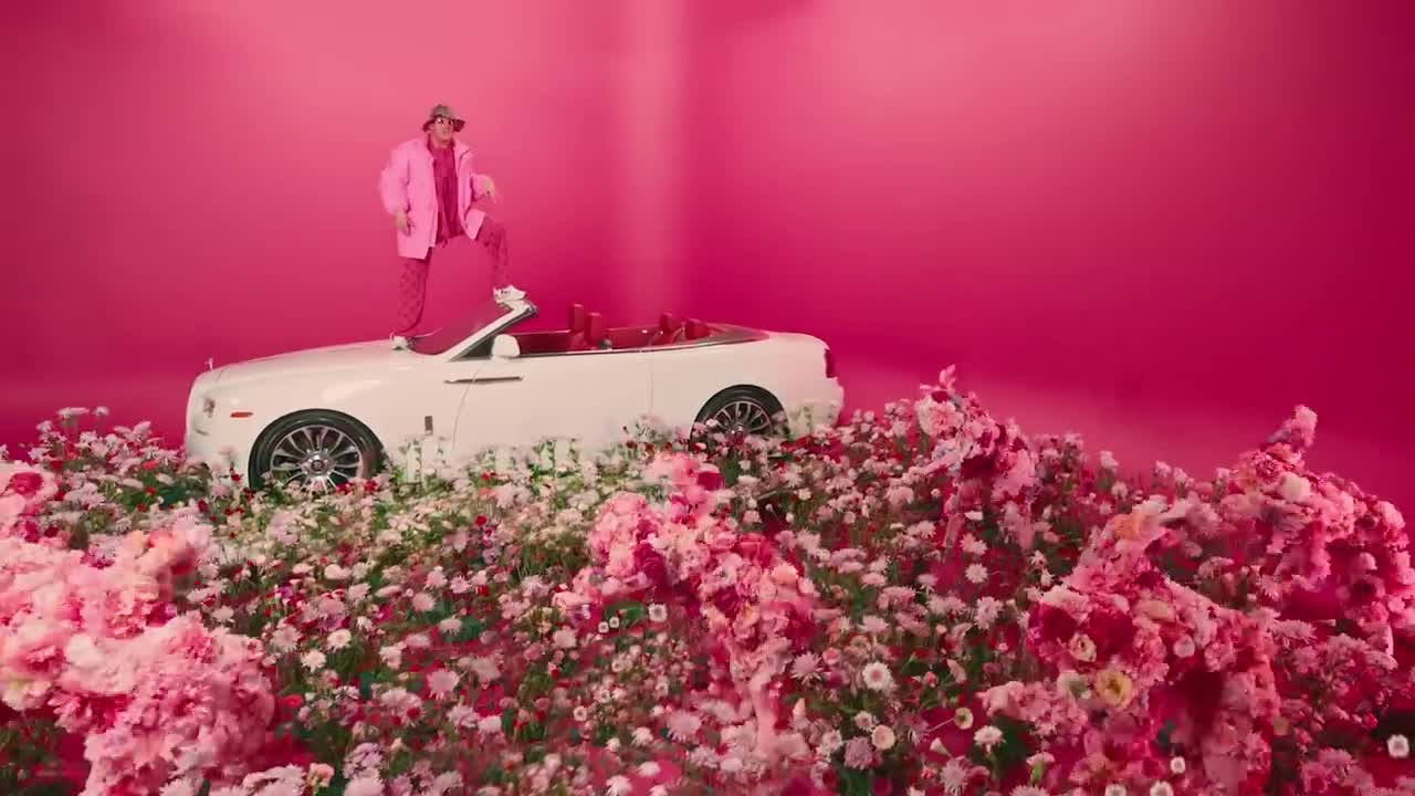 BAD BUNNY - YO PERREO SOLA - YHLQMDLG Video Oficialp3