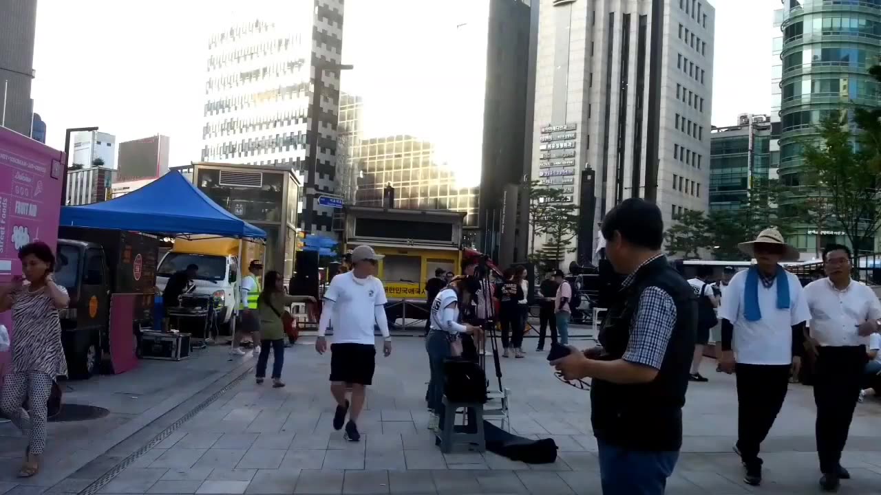 20190823_V3_S02(0pwee_7nrfI)37도를 넘는 강남역 입구에서 한마디