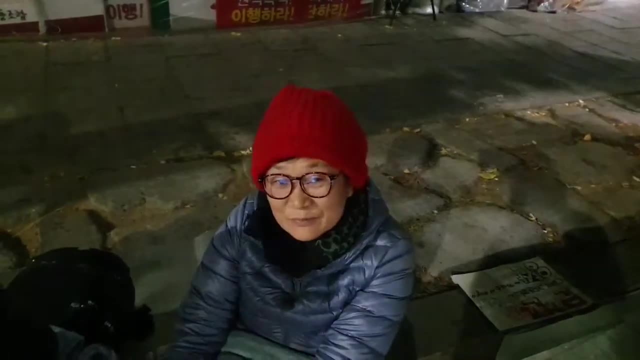 20191112_V3_S03(w-NJDtuv_iQ)새벽 3시 눈을 부칠수 없어 청와대앞에서 한마디를 촛불대통에게