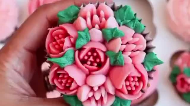 Rose Decoration Cup Cake