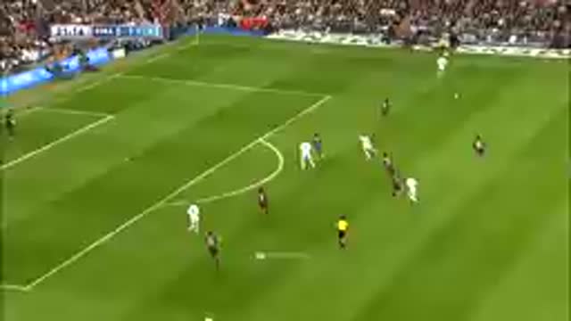 Ronaldinho & Zidane Showing Their Class in 2005