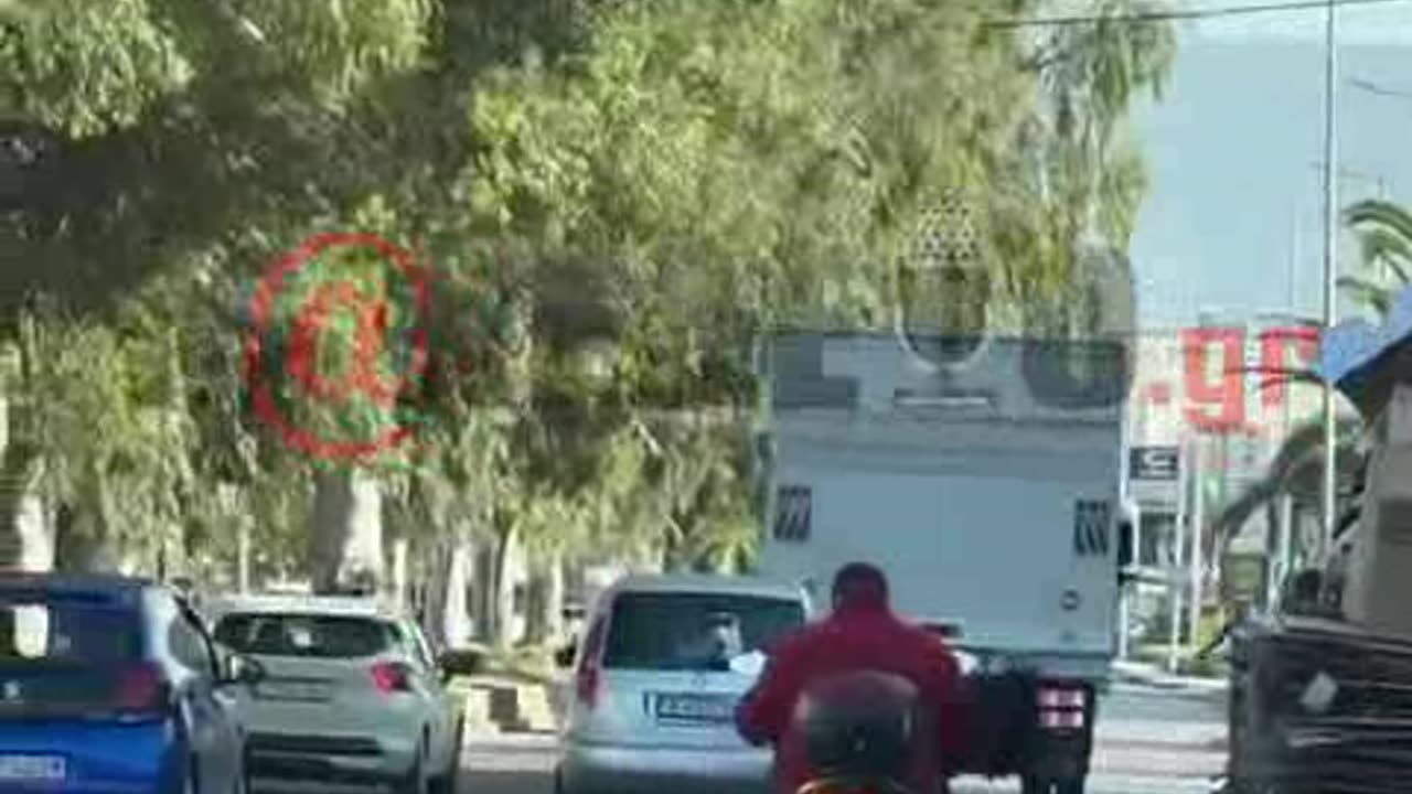 ΚΑΝΑΛΑΡΧΗΣ ΒΡΥΩΝΗΣ ΜΕΤΑΜΦΙΕΣΜΕΝΟΣ ΚΛΟΣΑΡ ΔΙΑΦΕΥΓΕΙ ΤΗΣ ΣΥΛΛΗΨΗΣ