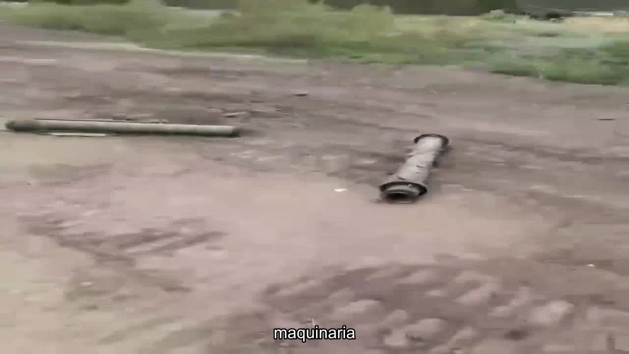 Más tomas del día 25 en las afueras de Izyum.