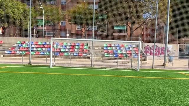 -Crossbar challenge football paellero futbol soccer